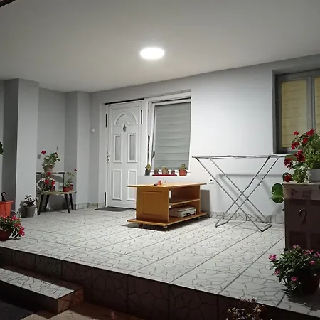 Ljiljana Bela Crkva 아파트